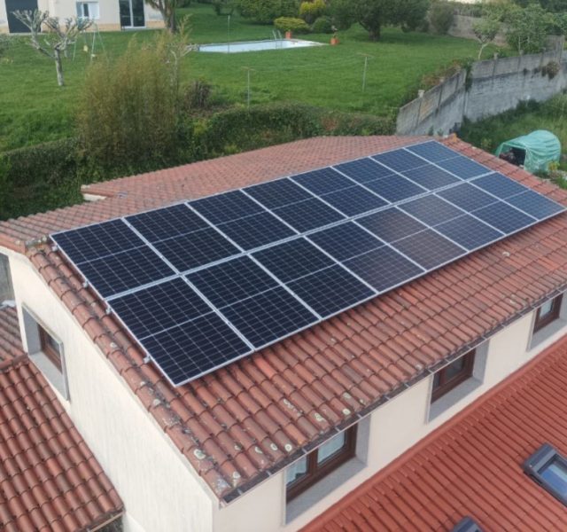 Instalación fotovoltaica para autoconsumo en vivienda unifamiliar situada en Bergondo​